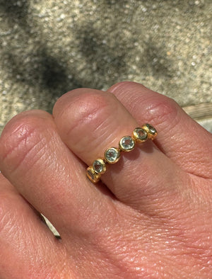 18K Gold Bezel Set Green Sapphire Ring - Size 7